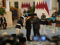 Apa Itu Bintang Mahaputera Utama yang Diterima oleh Mendikdasmen?