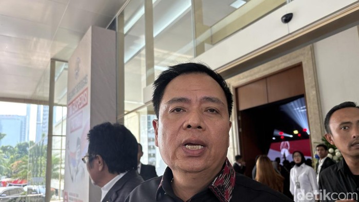 Ketua Komisi V DPR RI Lasarus