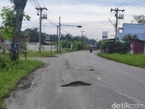 Warga Ngeluh Jalan Umar Baki Binjai Penuh Lubang dan Bergelombang