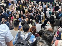 Video: Ramainya Penumpang MRT Malam Ini