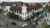 Upaya ini diharapkan mampu memberikan wajah baru bagi Kota Lama, yang selama ini sudah menjadi magnet wisata budaya dan sejarah. Selain memperbaiki infrastruktur, penataan juga menyentuh kawasan Sungai Semarang agar lebih bersih, indah, dan ramah wisatawan. ANTARA FOTO/Aprillio Akbar