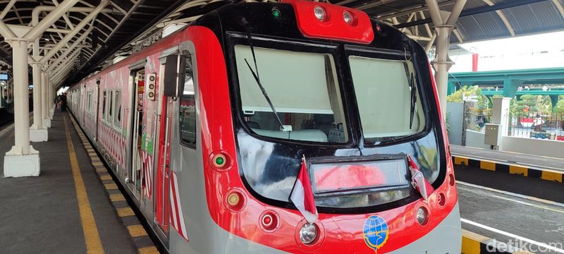 KRL Prameks Jogja-Solo