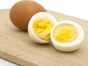Bukan Tanda Bahaya! Ini Alasan Kuning Telur Rebus Berwarna Kehijauan
