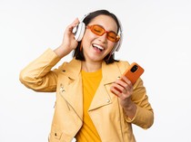 50 Lagu Barat yang Lagi Hits di Kalangan Anak Muda Terbaru 2025, Ada Favoritmu?