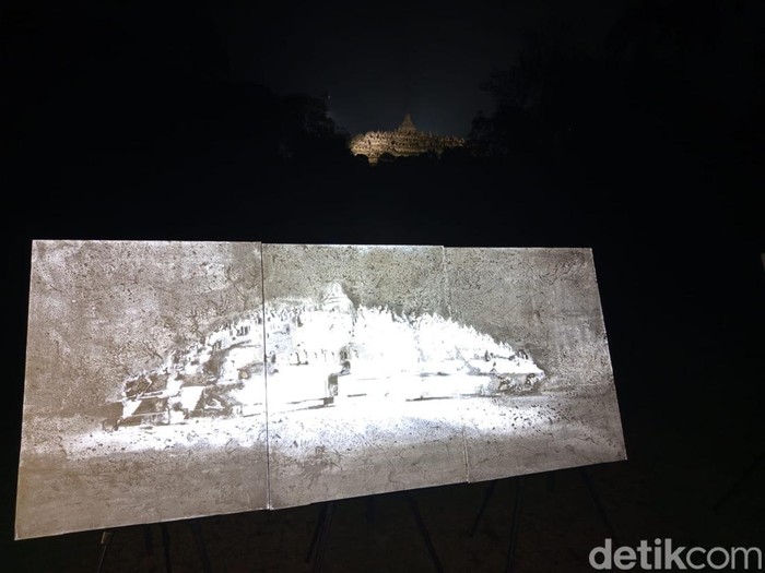 Lukisan karya seniman Portugal, Nelson Ferreira, dipamerkan di Borobudur Cultural Center Kompleks Candi Borobudur, Magelang, Minggu (24/8/2025) malam.