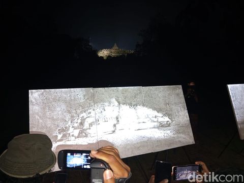 Lukisan karya seniman Portugal, Nelson Ferreira, dipamerkan di Borobudur Cultural Center Kompleks Candi Borobudur, Magelang, Minggu (24/8/2025) malam.