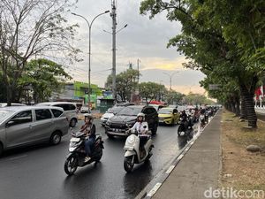 Massa Demo di Depan Kantor Gubernur Sulsel Bubar, Lalin Berangsur Normal