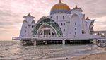 7 Masjid dengan View Laut yang Cantik dengan Bangunan Unik