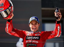 Kans Marc Marquez Juara Dunia di Pekarangan Valentino Rossi