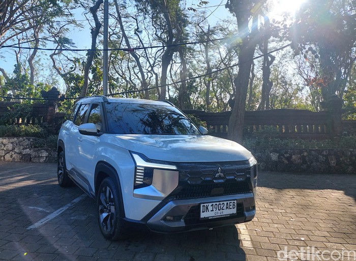 Mitsubishi Destinator X Garuda Indonesia-Tahilalats