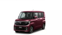 Soal personalisasi, konsumen bisa memilih dari 17 opsi warna, termasuk enam kombinasi two-tone yang sporty. Varian yang ditawarkan mencakup trim Standar dan Highway STAR dengan tampilan lebih agresif. Foto: Dok. Nissan