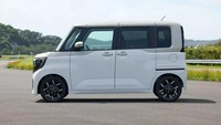 Mobil mungil ini tampil lebih modern, penuh fitur canggih, namun tetap mempertahankan kepraktisan khas  ala kei car Jepang. Tak ayal, mobil ini pun seperti MPV Nissan Serena versi mungilnya. Foto: Carscoops