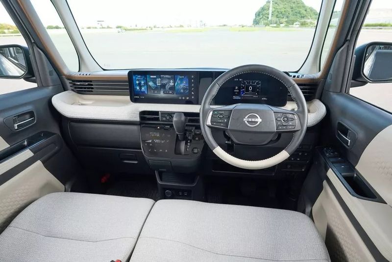 Nissan Roox 2025