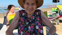 Seorang food vlogger bernama Nonna Natalina menjadi sorotan. Dirinya yang lahir pada 1935 kini sudah berusia 90 tahun. Ia disebut sebagai food vlogger tertua di dunia. Foto: Instagram/@nonnanatalina_1935