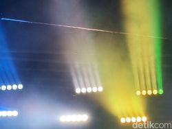 Mengabadikan Aksi JVKE dan Yung Kai di Lalala Fest Pakai Oppo Reno 14 Pro