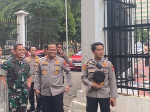 Pangdam Jaya dan Kapolda Metro Cek Massa Demo di Belakang Gedung DPR