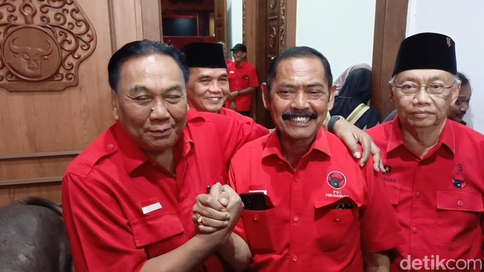 Bambang Pacul Wuryanto dan FX Hadi Rudyatmo ketika bertemu di Panti Marhaen, Semarang, Senin (25/8/2025).