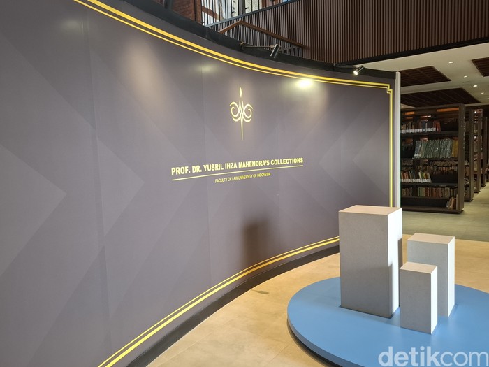 Perpustakaan Yusril Ihza Mahendra's Collection di FH UI, Depok, Jawa Barat.