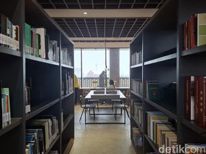 Koleksi Buku-Dokumen Menko Yusril Ditempatkan di FH UI, Dikumpulkan Sejak SMP