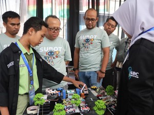 Meriah! Ratusan Pelajar Ramaikan Ajang Robotika Nasional di Sukabumi