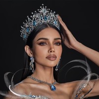 Praveenar Singh adalah ratu kecantikan Thailand yang bisa dibilang unik. Thailand dikenal sering memahkotai wanita keturunan kulit putih. Veena sendiri memiliki darah India yang membuat kecantikannya semakin eksotis. Foto: Instagram @veenapraveenar