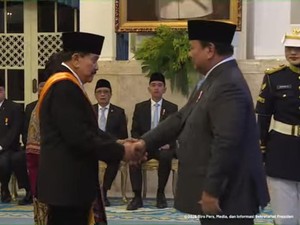 Prabowo Beri Tanda Kehormatan Bintang RI Utama untuk AM Hendropriyono