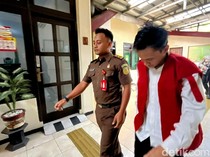 Pria Mojokerto Siksa Anak Tiri Pakai Rantai Motor Divonis 9 Tahun Bui