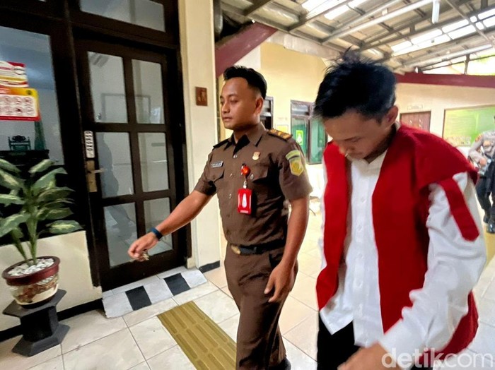 Pria penyiksa anak tiri di Mojokerto
