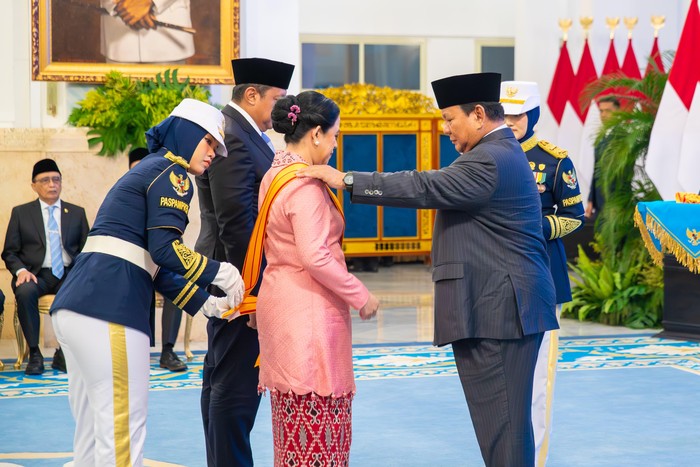 Puan Maharani terima tanda kehormatan dari Prabowo di Istana (dok.istimewa)