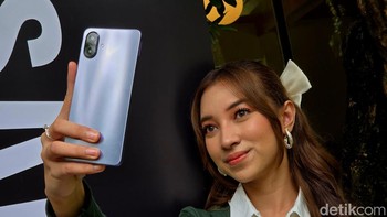 Sementara warna Light Violet terlihat lebih stylish. Foto: Adi Fida Rahman/detikINET