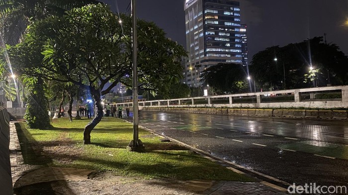 Situasi lalin depan DPR masih ditutup. (Devi/detikcom)