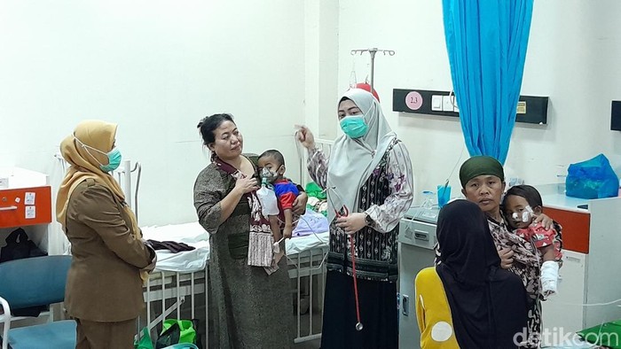 Suasana di tengah KLB Campak di RSUD Syamrabu Bangkalan.