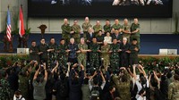 Latihan tahunan yang melibatkan Indonesia, Amerika Serikat, Australia, Jepang, Inggris, Prancis, dan sejumlah negara lainnya ini menjadi momentum penting dalam memperkuat kerja sama pertahanan serta mempererat hubungan antar-militer dunia. REUTERS/Willy Kurniawan