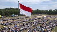 Rektor Universitas Jambi menyebut capaian ini bukan hanya sekadar rekor, melainkan juga bentuk komitmen kampus dalam membekali mahasiswa baru dengan semangat literasi keuangan, integritas, dan gerakan anti praktik ilegal di era digital. ANTARA FOTO/WAHDI SEPTIAWAN