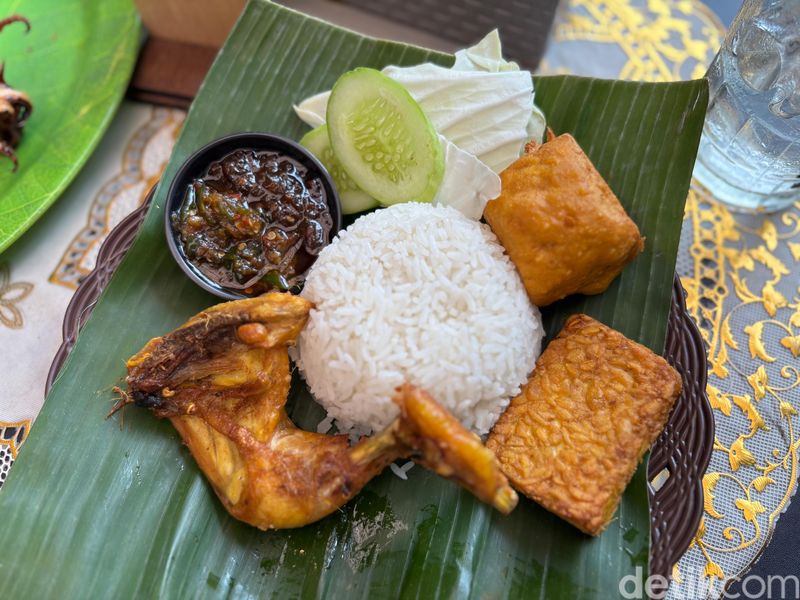 Warung Oyot.