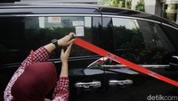 Komisi Pemberantasan Korupsi (KPK) kembali menyita barang bukti dari kasus dugaan pemerasan sertifikasi keselamatan dan kesehatan kerja (K3) yang menjerat mantan Wakil Menteri Ketenagakerjaan Immanuel Ebenezer atau Noel. Kali ini, sebuah mobil mewah Toyota Alphard dengan nomor polisi B-2364-UYQ berhasil diamankan penyidik. 