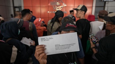 Aksi Warga Pati Kirim Ribuan Surat Desak KPK Usut Dugaan Korupsi Sudewo