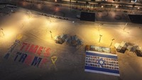 Pesan utama instalasi adalah desakan pembebasan seluruh sandera yang ditahan Hamas. REUTERS/Stringer
