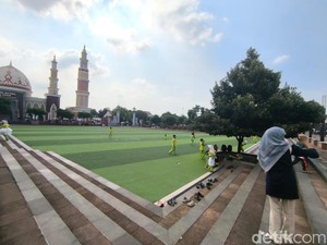 Menikmati Pesona Alun-Alun Terakota Majalengka