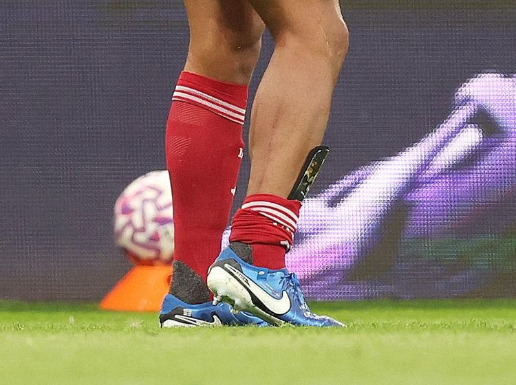 Momen Anthony Gordon Vs Van Dijk: Tekel Keras yang Tinggalkan Bekas