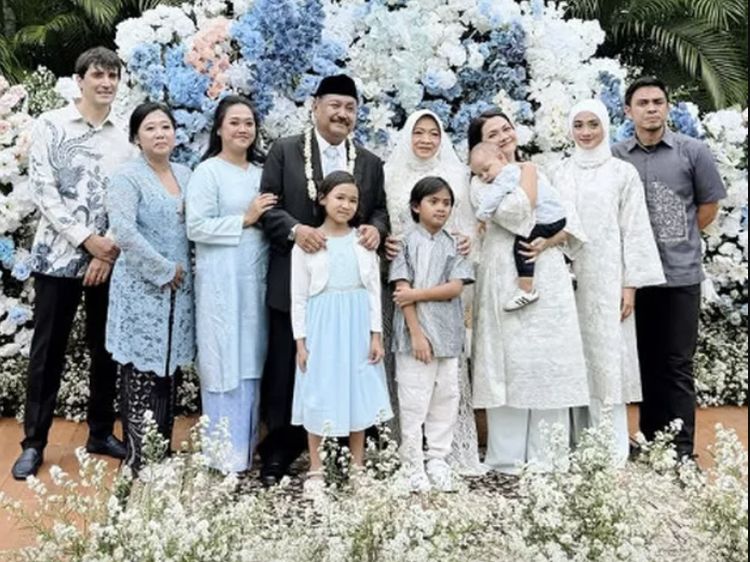 Ketika Ayudia Bing Slamet Antar Ibunda Menikah