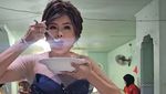 10 Gaya Nyentrik Ci Mehong, Pakai Rambut Donat hingga Kostum Mermaid