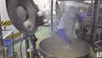 Penjara tersebut melayani makan 600 orang, termasuk tahanan dan anak muda di wilayah sekitar. Foto: YouTube Japanese Food Craftsman