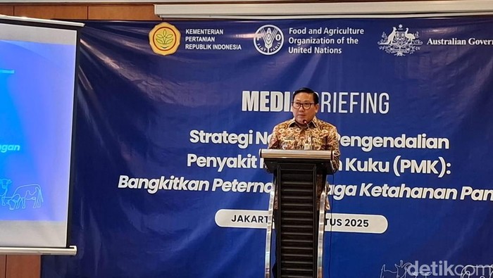 Direktur Jenderal PKH Agung Suganda dalam acara Strategi Nasional Pengendalian PMK, di Jakarta Selatan, Selasa (26/8/2025).