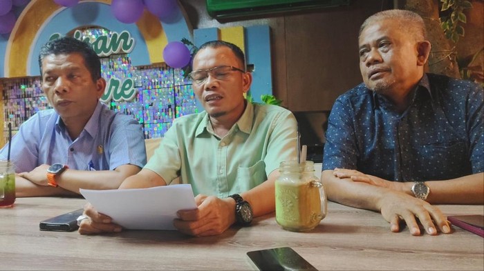 Anggota DPRD Tapteng memberikan keterangan soal program HUT Kabupaten Tapteng