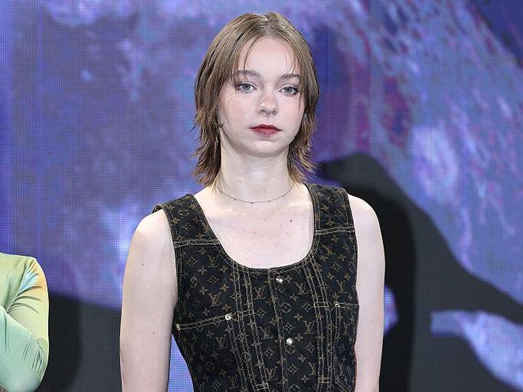 Liburannya Si Cantik Emma Myers