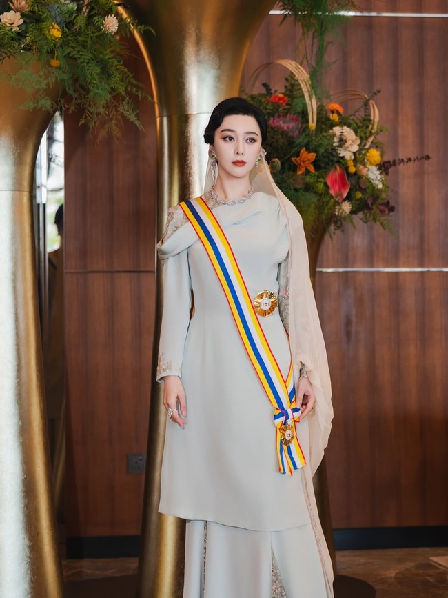 Sejak ditunjuk sebagai Tourism Friendship Ambassador Visit Melaka Year 2024, kehadiran Fan Bingbing dikatakan memberi dampak signifikan. Aktivitas promosinya berhasil mencatat lebih dari 1,5 miliar klik di platform WeChat, sebuah pencapaian digital yang dianggap salah satu tonggak penting pariwisata Malaysia di era media sosial. Foto: Instagram/@bingbing_fan @fiziwoo