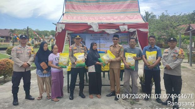 Gerakan Pangan Murah di Kepulauan Meranti menghadirkan 15 ton beras murah.