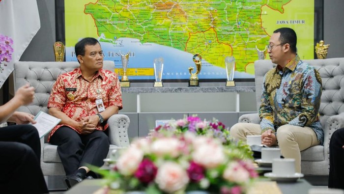 Gubernur Jateng Ahmad Luthfi saat menerima kunjungan General Manager PT PLN UID Jateng-DIY, Bramantyo Agung Pambudi di Kantor Gubernur.