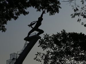Ikon Jakarta Patung Dirgantara Dirawat Agar Tetap Kokoh
